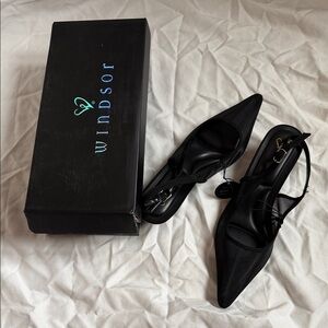 Windsor Black Pointed Kitten Heels